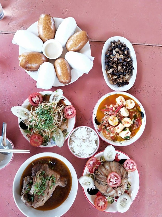 ร้านอาหารชุมชนจีนยูนนาน หมู่บ้านสันติชล