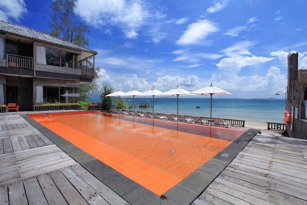 Baan Ploy Sea