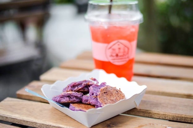 บ้าน ๑,๐๐๐ ไม้ Cafe & Farm