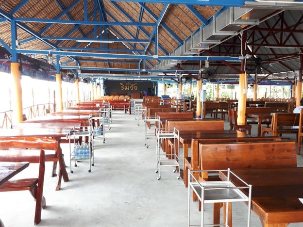 บรรยากาศ อาหารตามสั่ง ทะเลดอง & น้ำปั่น เหล้าถัง
