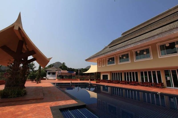 ภูผาผึ้งรีสอร์ท
