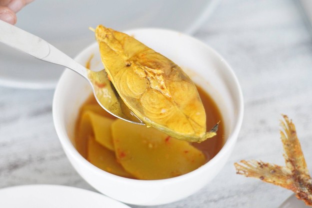 ข้าวแกง โกดัง สะพานหิน