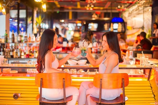 บรรยากาศ Car Bar Siam@Siam Design Hotel Pattaya