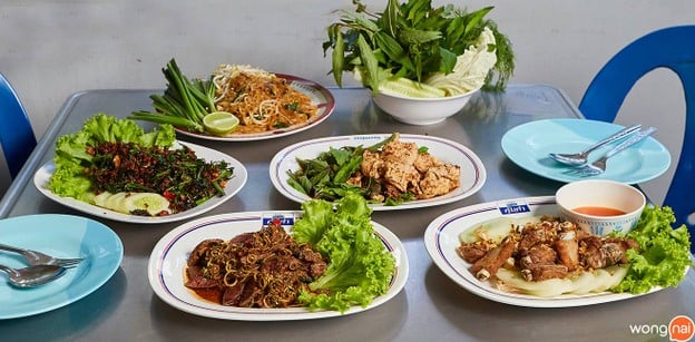 เมนูของร้าน เจ๊น้อยกระโทก โคราช
