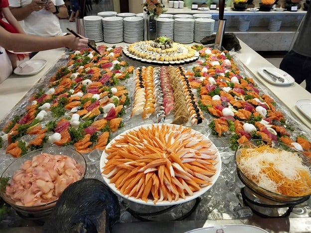 Tawan Restaurant Outlet in Duangtawan Hotel Chiang Mai