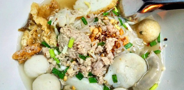 ก๋วยเตี๋ยวเอี่ยมน้อย