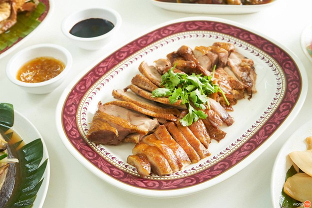 จู โจว เป็ดพะโล้ร้อยปี JuJow's Legend of the Stewed Duck