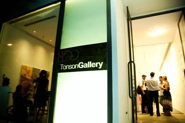 บรรยากาศ 100 Tonson Gallery