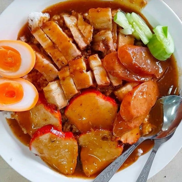 ข้าวหมูแดงสีมรกต ซ.สุกร1 ซ.สุกร1 (ต้นตำรับ)