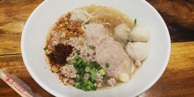 เมนูของร้าน ก๋วยเตี๋ยวลูกชิ้นหมูฮีโร่ ปากซอยลาดพร้าว วังหิน 52