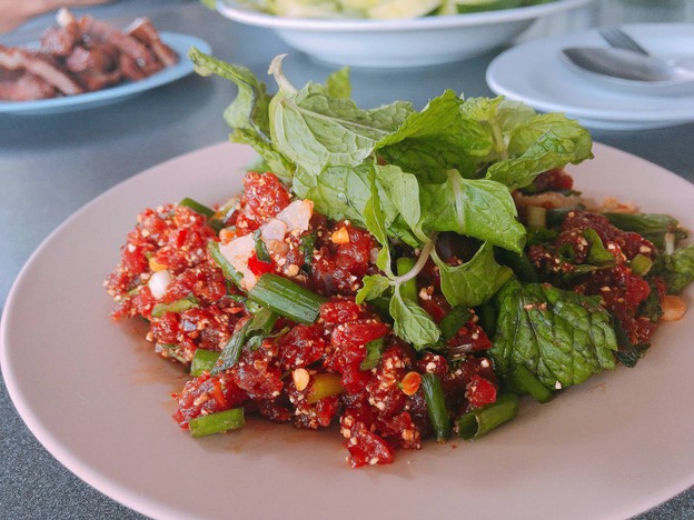 ลาบก้อยซอยอนามัย