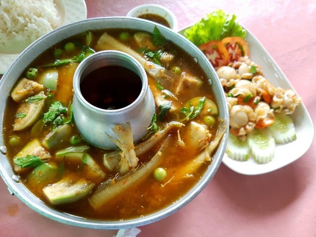 เมนูของร้าน บ้านครัวทะเล ชะอำ ชะอำ