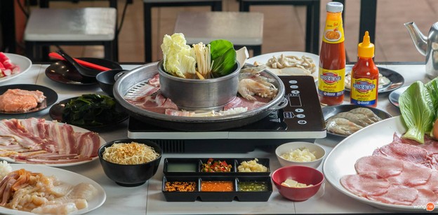 เมนูของร้าน ฮ่องเต้ สุกี้-ปิ้งย่าง บุฟเฟ่ต์ ร่มเกล้า