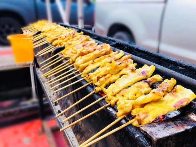 ตี๋ หมูสะเต๊ะ ท่าดินแดง