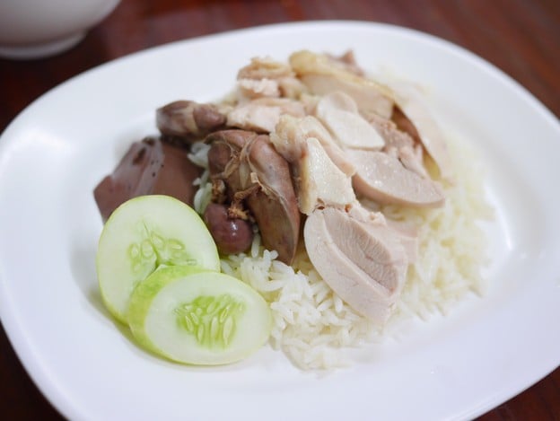 ข้าวมันไก่เจ๊ยี วัดสระเกศ (ภูเขาทอง)
