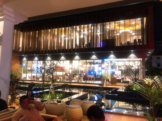 บรรยากาศ Red Dot Brew House