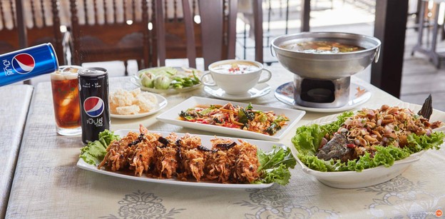 ระเบียงริมน้ำ