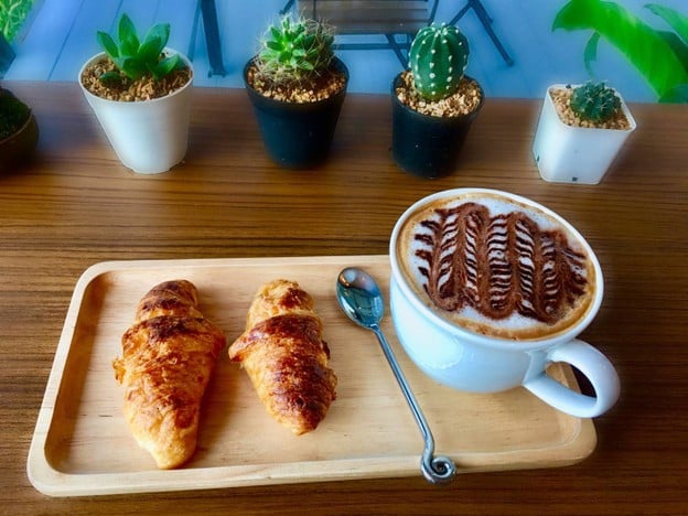 Hong Kafe - ห้องกาแฟ กะทู้ -