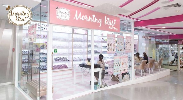 Morning Kiss Nail Story Centerpoint