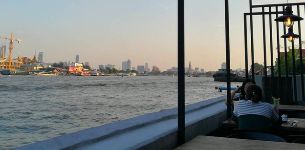 บรรยากาศ ร้านปิดถาวร