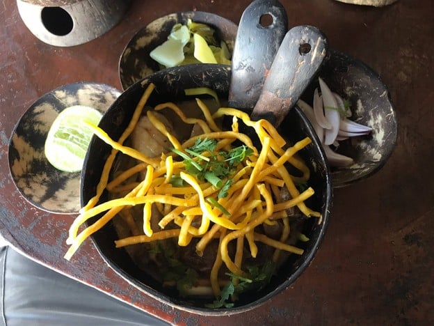 เมนูของร้าน ข้าวซอยกะโหล้ง