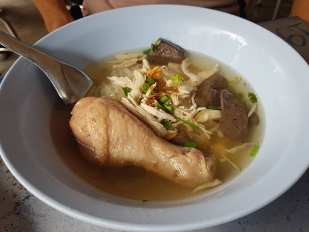 เมนูของร้าน ก๋วยเตี๋ยวไก่บางบัว