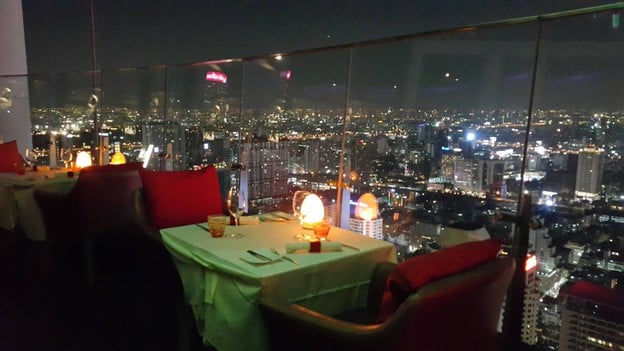 บรรยากาศ Red Sky Restaurant at Centaragrand at Centralworld