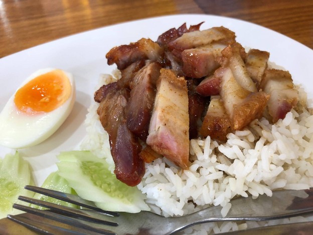 เมนูของร้าน เหม่ยเหว่ย บะหมี่เกี๊ยว ตลาดโก้งโค้ง