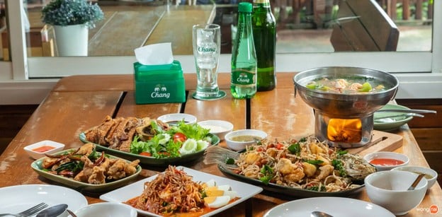 พริ้วลมชมน้ำ