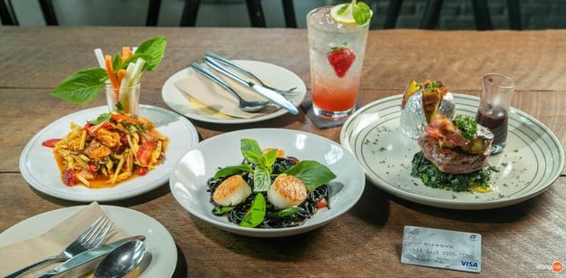 เมนูของร้าน All Six To Twelve Café & Social Bar หลังสวน