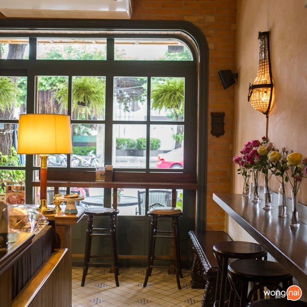 บรรยากาศ Tiny Cup Café ทองหล่อ