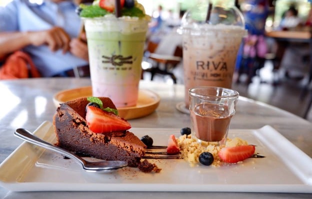 เมนูของร้าน RIVA Floating Cafe ปานเทวี ริเวอร์ไซด์ รีสอร์ท แอนด์ สปา