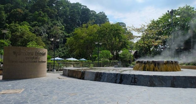 บรรยากาศ บ่อน้ำร้อนรักษะวาริน