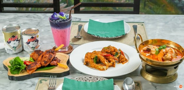 Phuket Town Restaurant ทองหล่อ