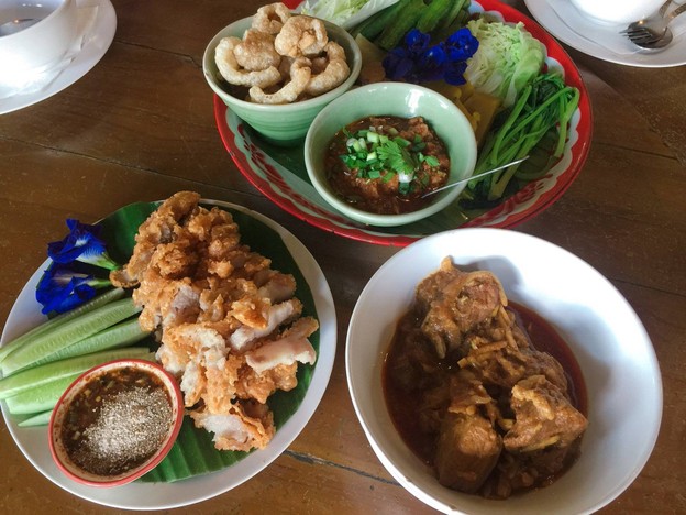 ฮอมครัวเมือง
