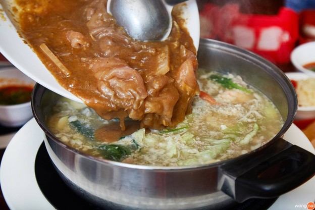 เมนูของร้าน เอี้ยวฮั้วสุกี้โบราณ 1955 จุฬาซอย12 สวนหลวงสแควร์