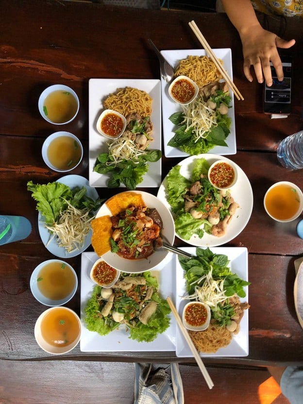 ก๋วยเตี๋ยวเดินดง สำนักงานใหญ่