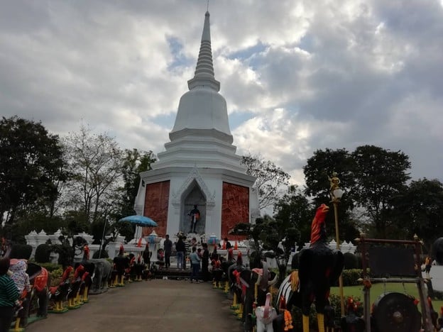 พระสถูปเจดีย์พระนเรศวรเมืองงาย