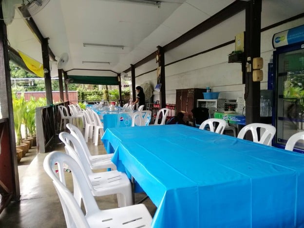บรรยากาศ ถอดรองเท้า