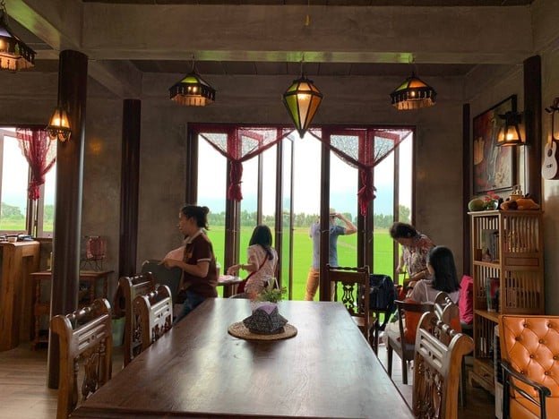 บรรยากาศ บ้านริมนา คาเฟ่