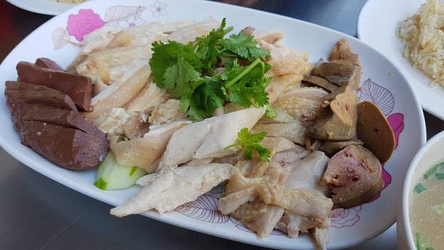 เมนูของร้าน ลั่นฟ้าข้าวมันไก่เบตง