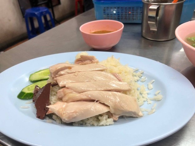 ข้าวมันไก่เจ๊โบว์ บรรทัดทอง