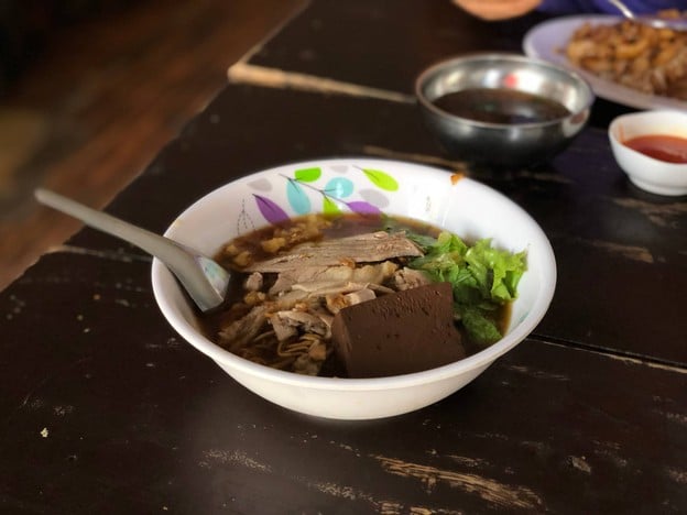 เมนูของร้าน นาย ดุ่ย ก๋วยเตี๋ยวเป็ด สระแก้ว