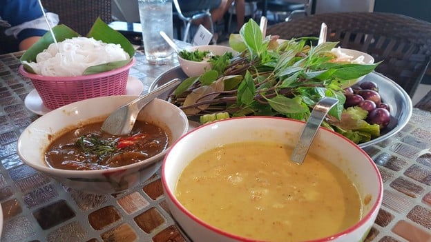 โฟร์ ไก่ย่าง ส้มตำ ไทย-อิสาน