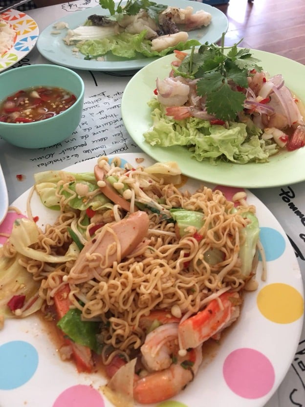 เมนูของร้าน ยำเซนต์หลุยส์ เจ้อ้วน By อ้อ ไม่มีสาขา