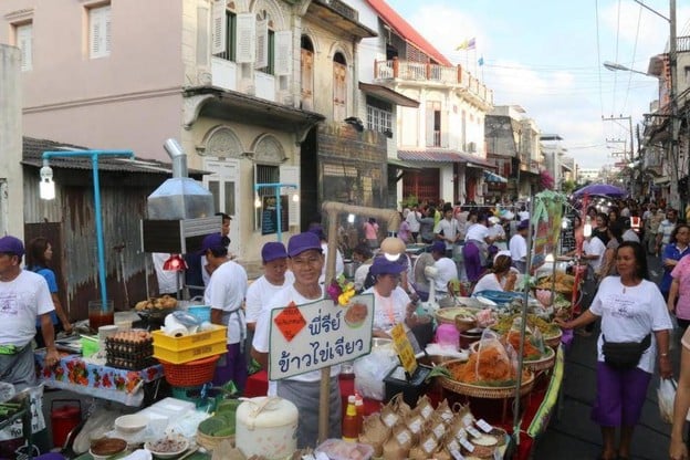 บรรยากาศ ตลาดสองเล