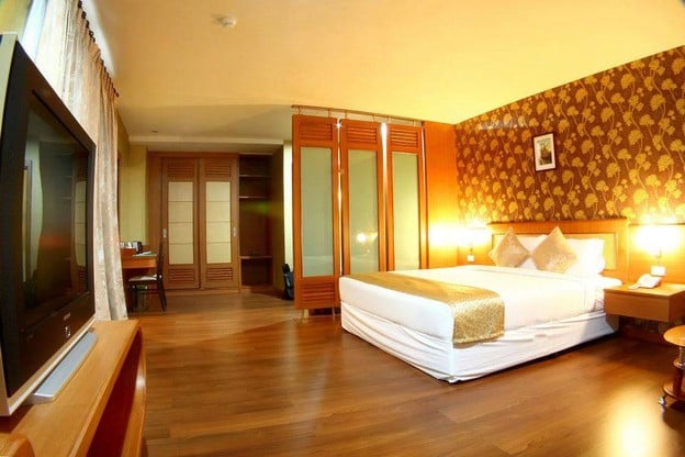 The Greenpark Grand Hotel