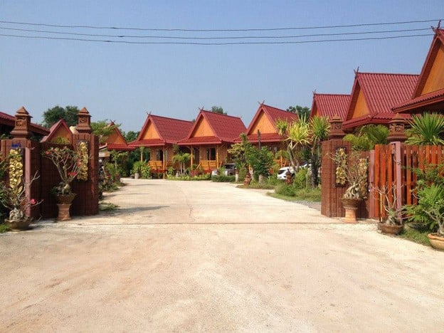 เรือนทองรีสอร์ท
