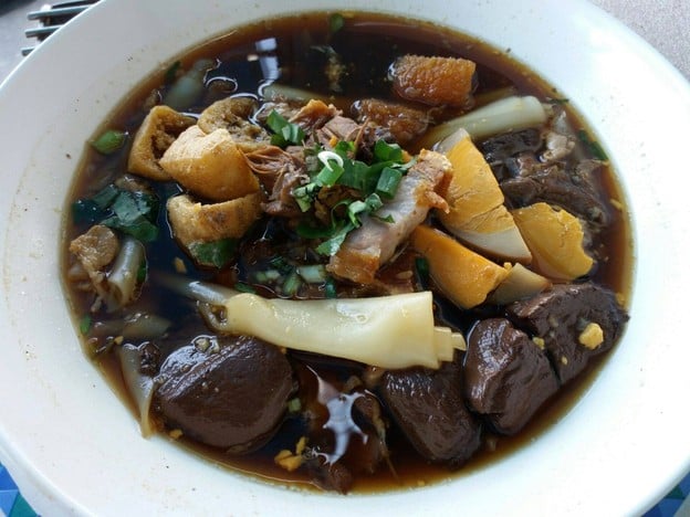 ก๋วยจั๊บแบริ่ง68 ข้าวหมูแดง,หมูกรอบ แบริ่ง 68