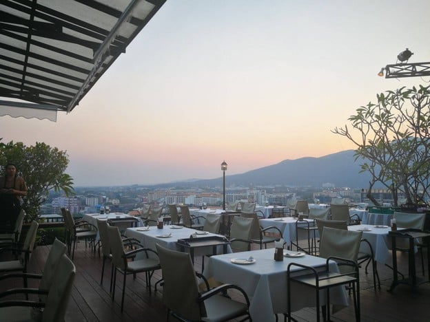 Xanadu Pub & Restaurant @Furama Hotel